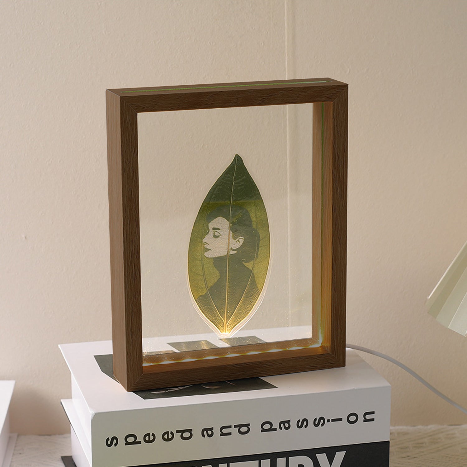 Cinnamomum Leaf Carving Photo with Rectangular Walnut Veneer Frame-BoBo Craft